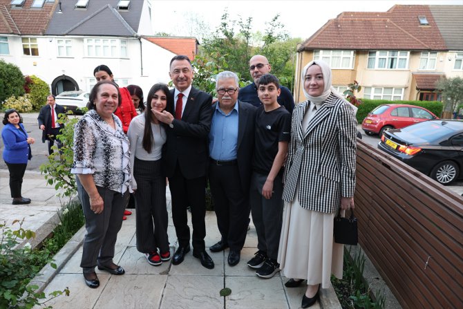 Cumhurbaşkanı Yardımcısı Oktay ve eşi Hümeyra Oktay, Londra'da Kıbrıs Türkü aileye misafir oldu