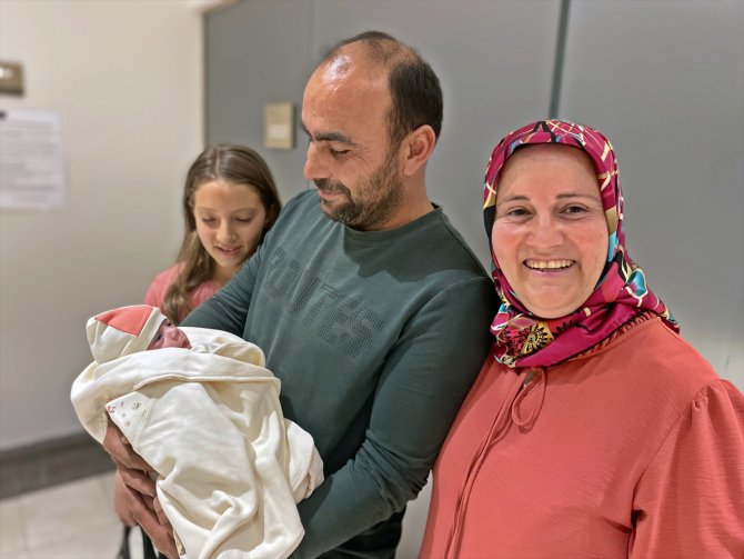 Depreme kuvözde yakalanan Belinay bebek, 3 ay sonra ailesine kavuştu