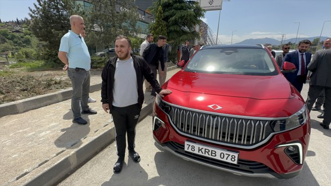 Türkiye'nin yerli otomobili Togg, Karabük'te tanıtıldı