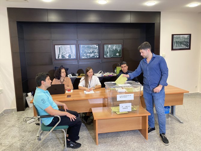 Türkmenistan'da Türkiye'deki 14 Mayıs seçimleri için oy kullanma işlemi başladı