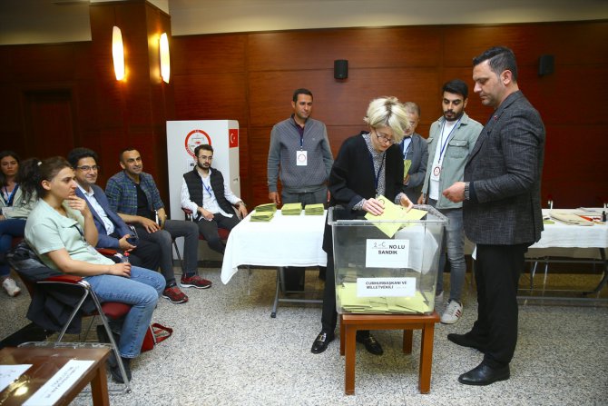 Azerbaycan'da Türkiye'deki 14 Mayıs seçimleri için oy kullanma işlemi sona erdi