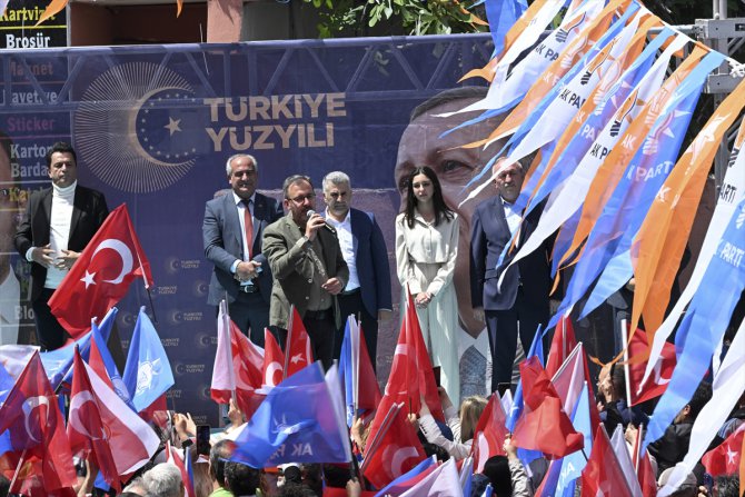 Bakan Kasapoğlu, İzmir'de vatandaşlara seslendi: