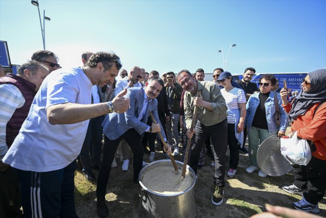 Gençlik ve Spor Bakanı Kasapoğlu, Seferihisar'ı ziyaret etti