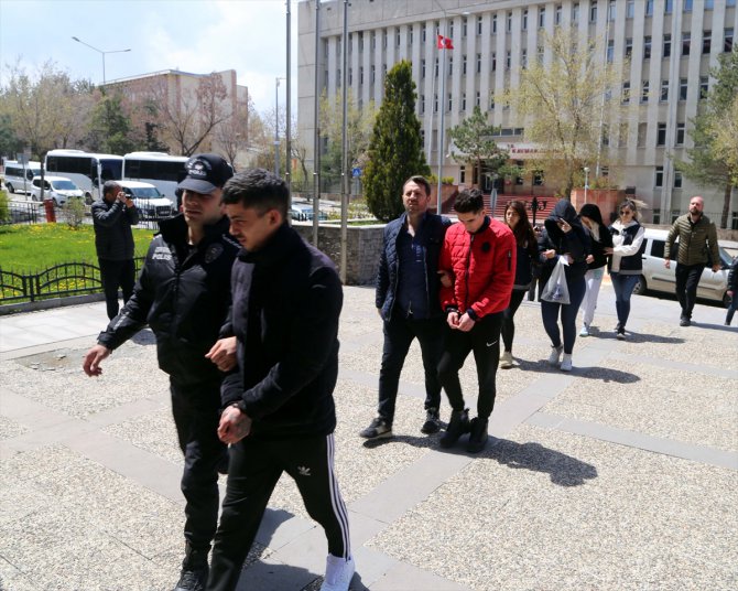 Erzurum merkezli "hayat sigortası" dolandırıcılığı operasyonunda yakalanan 9 kişi tutuklandı