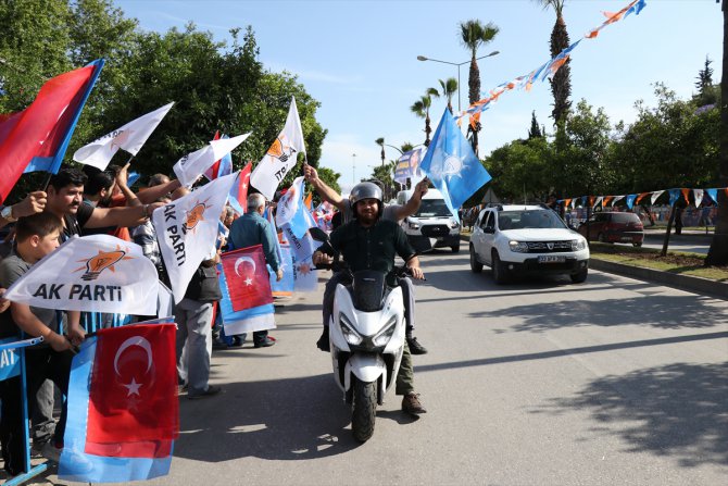 Cumhurbaşkanı Erdoğan'a, Adana'da coşkulu karşılama