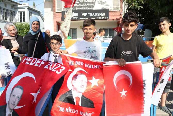 Cumhurbaşkanı Erdoğan'a, Adana'da coşkulu karşılama