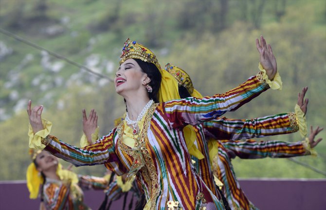 Karabağ'ın sembol şehri Şuşa'da "Harıbülbül" müzik festivali başladı