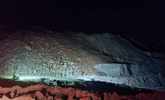 Manisa'da yer üstü maden ocağındaki toprak kaymasında 5 kişi yaralandı