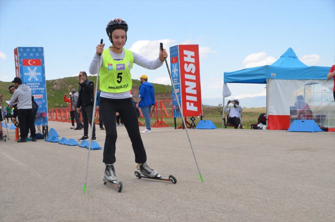 Tekerlekli Kayak Türkiye Şampiyonası, Yüksekova'da başladı