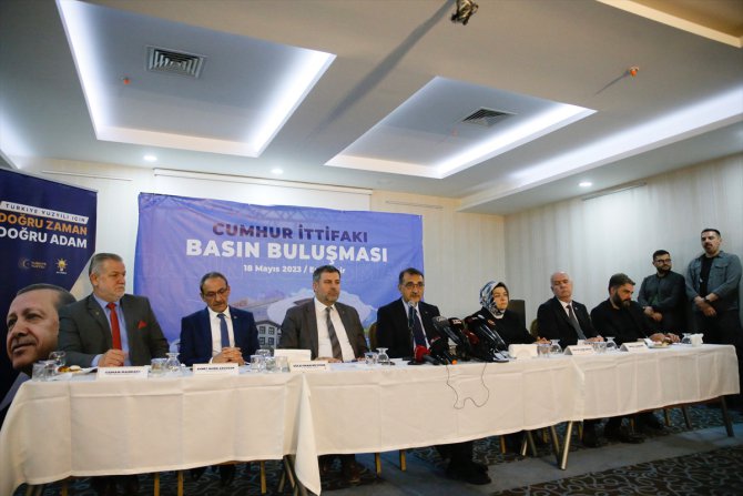 Bakan Dönmez, Eskişehir'de "Cumhur İttifakı Basın Buluşması"nda konuştu: