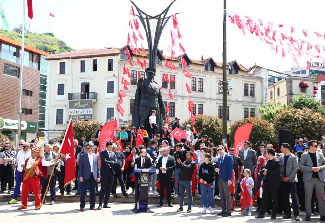 Trabzon ve çevre illerde 19 Mayıs Atatürk'ü Anma, Gençlik ve Spor Bayramı kutlanıyor