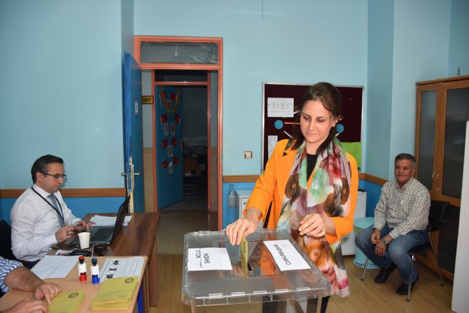 İran'da Türkiye'deki Cumhurbaşkanı Seçimi ikinci turu için oy verme işlemi başladı