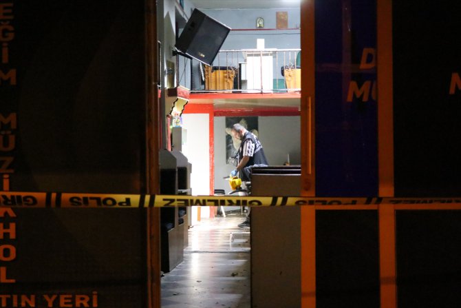 İzmir'de eğlence mekanındaki silahlı kavgada 1 kişi öldü