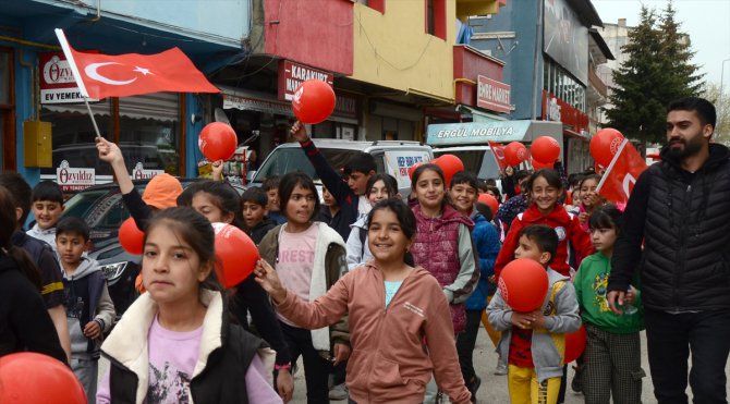 Kars'ta sporcular 19 Mayıs dolayısıyla yürüyüş düzenledi
