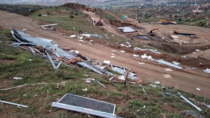 Kırıkkale'de fırtına şantiyenin yemekhane binasını uçurdu
