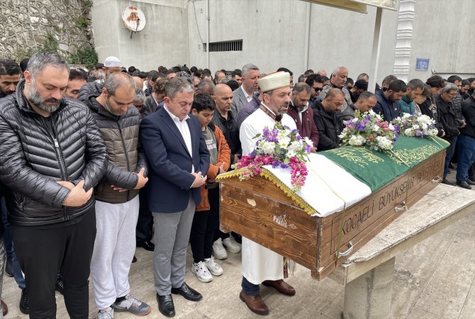 Kocaeli'de darbedildikten sonra hastanede ölen öğrencinin cenazesi defnedildi