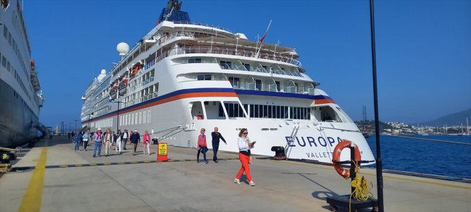 Kruvaziyer "Europa" ile Bodrum'a 343 turist geldi