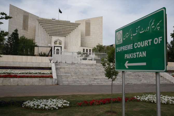 Pakistan'da Anayasa Mahkemesi, İmran Han’ın tahliyesine hükmetti