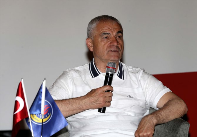 Sivasspor Teknik Direktörü Rıza Çalımbay öğrencilerle söyleşide buluştu: