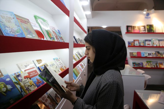 Tahran 34. Uluslararası Kitap Fuarı kapılarını ziyaretçilere açtı