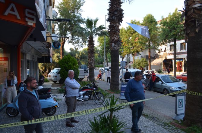 İzmir'de bir kadının çapayla öldürülmesiyle ilgili torunu ve arkadaşı tutuklandı