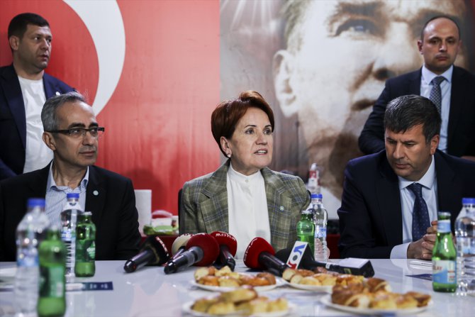 İYİ Parti Genel Başkanı Akşener, Kadıköy'de vatandaşlara hitap etti:
