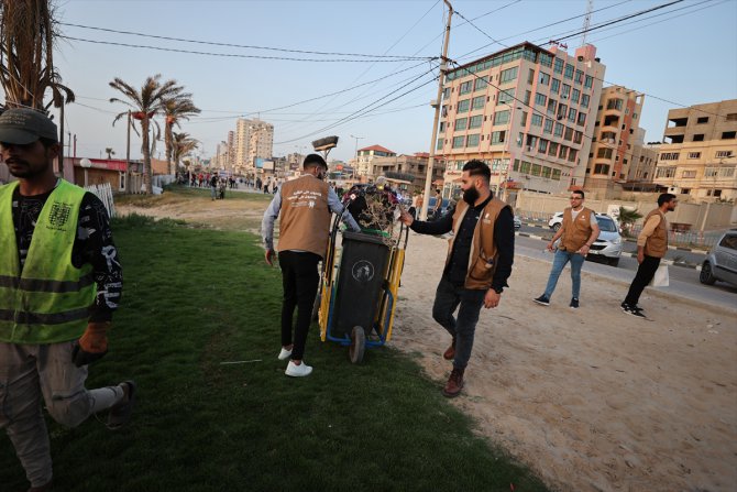 Gazze Belediyesi sahil temizliği için kampanya başlattı