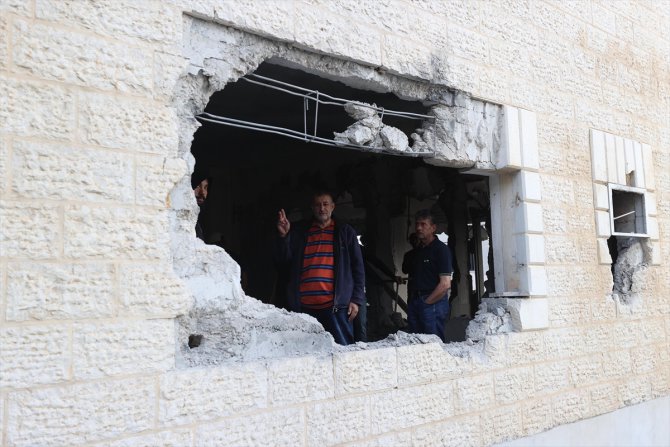 İsrail ordusu Batı Şeria'da 4 Filistinliyi yaraladı, bir evi patlayıcılarla yıktı