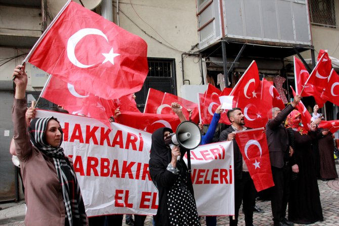 Hakkarili aileler çocukları için HDP önündeki eylemlerini sürdürdü