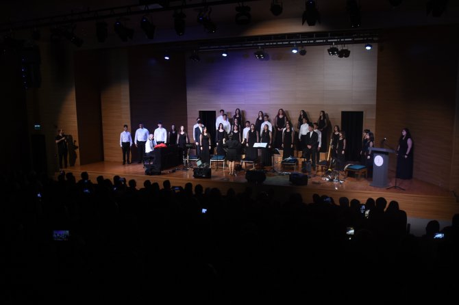 Adana'da lise öğrencilerinden "7 Ses 7 Nefes" konseri