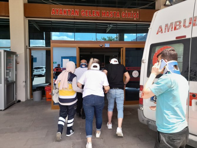 GÜNCELLEME - Konya'da yolcu otobüsünün kamyona çarpması sonucu 1 kişi öldü, 15 kişi yaralandı