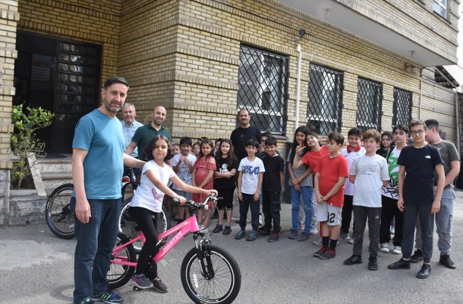 Tahran Türk İlköğretim Okulu'nda "Hazreti Muhammed'in hayatı" konulu kitap okuma yarışması