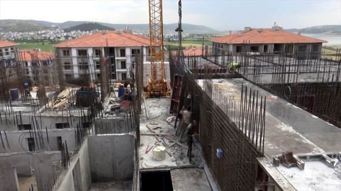 Depremin merkez üssü Pazarcık'ta deprem konutlarının inşası sürüyor
