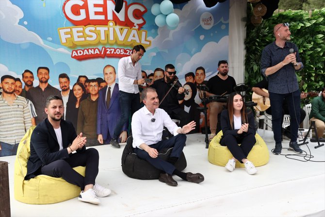 AK Parti Sözcüsü Ömer Çelik, Adana'da "Genç Festival" etkinliğinde konuştu: