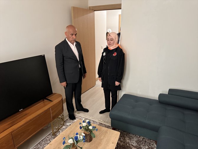 Bakan Kirişci, Kahramanmaraş’taki deprem konutlarının örnek dairesini gezdi: