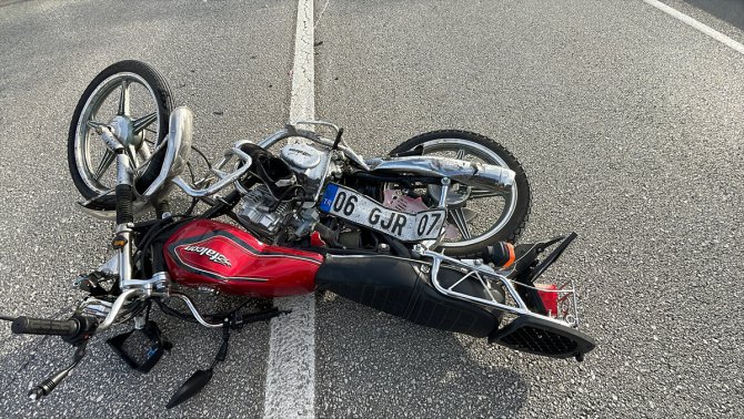 Burdur'da otomobille çarpışan motosikletin sürücüsü öldü