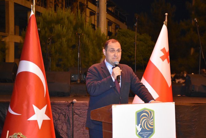 Gürcistan'ın Ankara Büyükelçisi Giorgi Janjgava, İzmir'deki Gürcü Dostluk Gecesi'ne katıldı