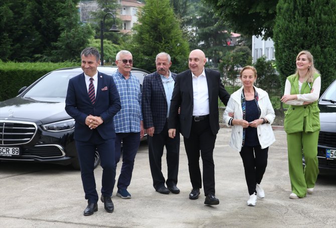 CHP Grup Başkanvekili Özkoç, oyunu Sakarya'da kullandı