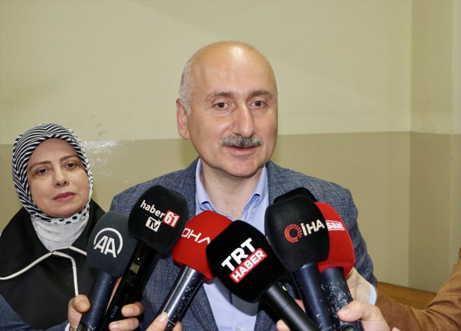 Ulaştırma ve Altyapı Bakanı Karaismailoğlu, oyunu Trabzon'da kullandı: