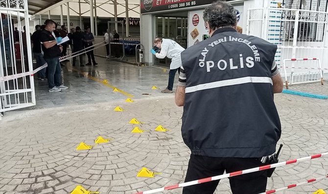 Antalya'da silahlı saldırıda iki kişi yaralandı