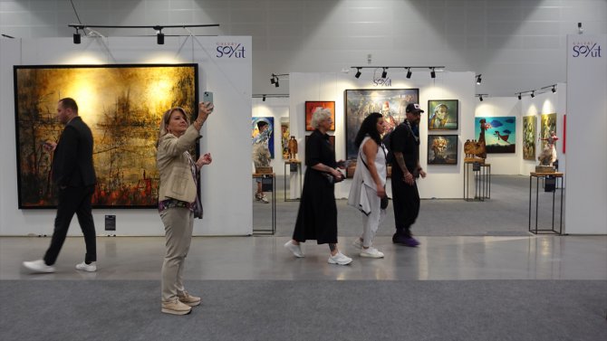 ArtContact İstanbul 3. Uluslararası Çağdaş Sanat Fuarı başladı