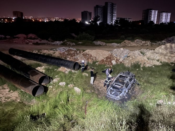 Gaziantep'te 2 otomobilin çarpıştığı kazada 1 kişi öldü, 9 kişi yaralandı