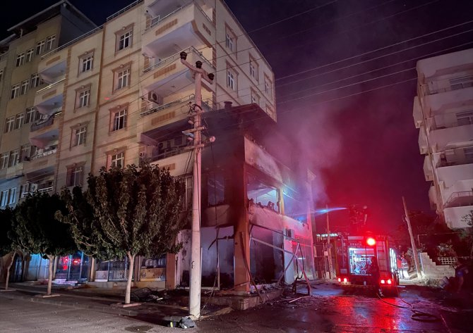 Kilis'te bir iş yerinde çıkan yangın söndürüldü