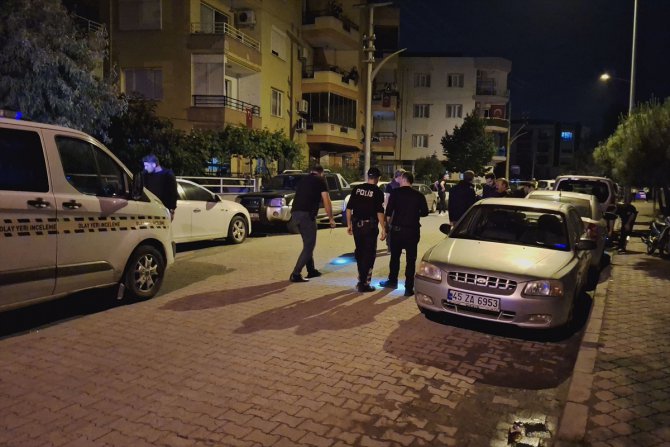 Manisa'da Galatasaray'ın şampiyonluk kutlamalarında 1 taraftar silahla yaralandı
