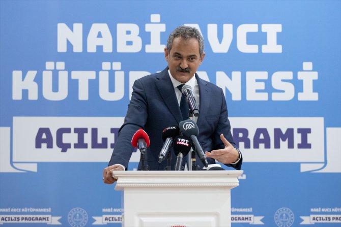 Bakan Özer, Prof. Dr. Nabi Avcı Kütüphanesi'nin açılışında konuştu: