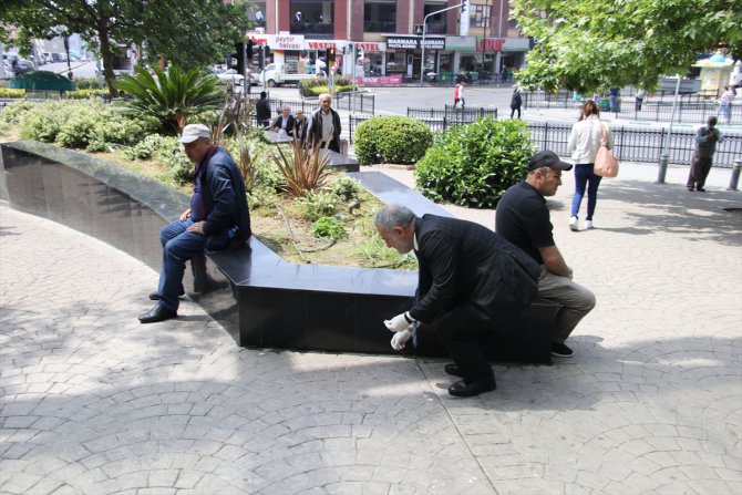 Tekirdağ'da, "31 Mayıs Dünya Tütünsüzlük Günü"nde sokakta izmarit topladılar
