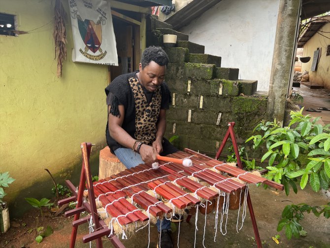 Afrika’nın en eski enstrümanlarından "Balafon" hala törenlerin vazgeçilmezi