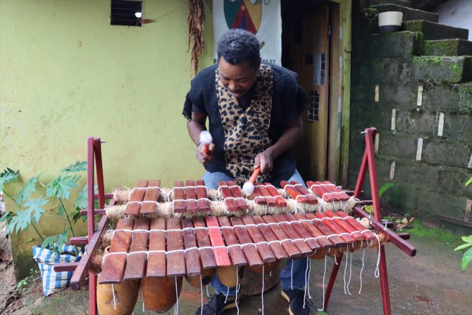 Afrika’nın en eski enstrümanlarından "Balafon" hala törenlerin vazgeçilmezi