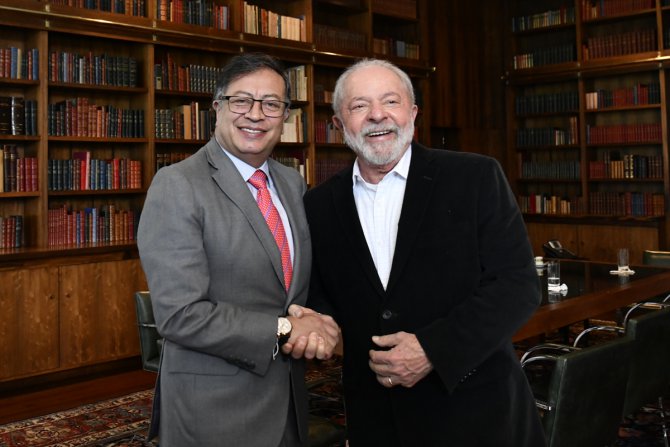 Kolombiya Cumhurbaşkanı Petro, Brezilya Devlet Başkanı Lula da Silva ile görüştü