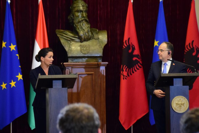 Macaristan Cumhurbaşkanı Novak, Arnavutluk’a resmi ziyaret düzenledi